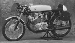 1962 250cc CR72 Honda